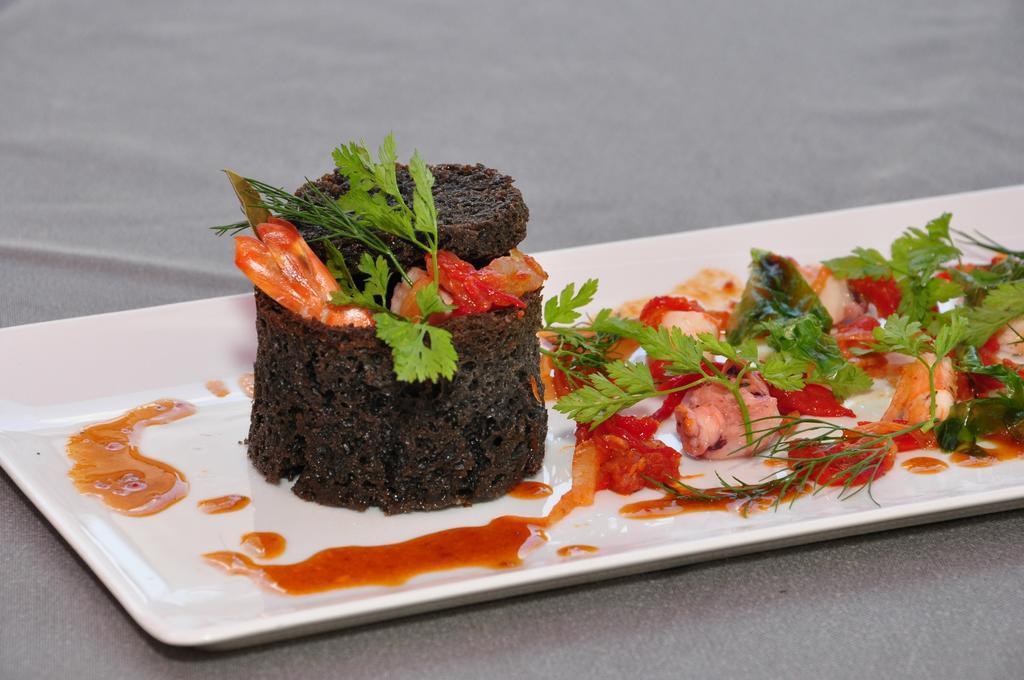 Logis L'Ermitage Hotel & Restaurant Saulges Εξωτερικό φωτογραφία