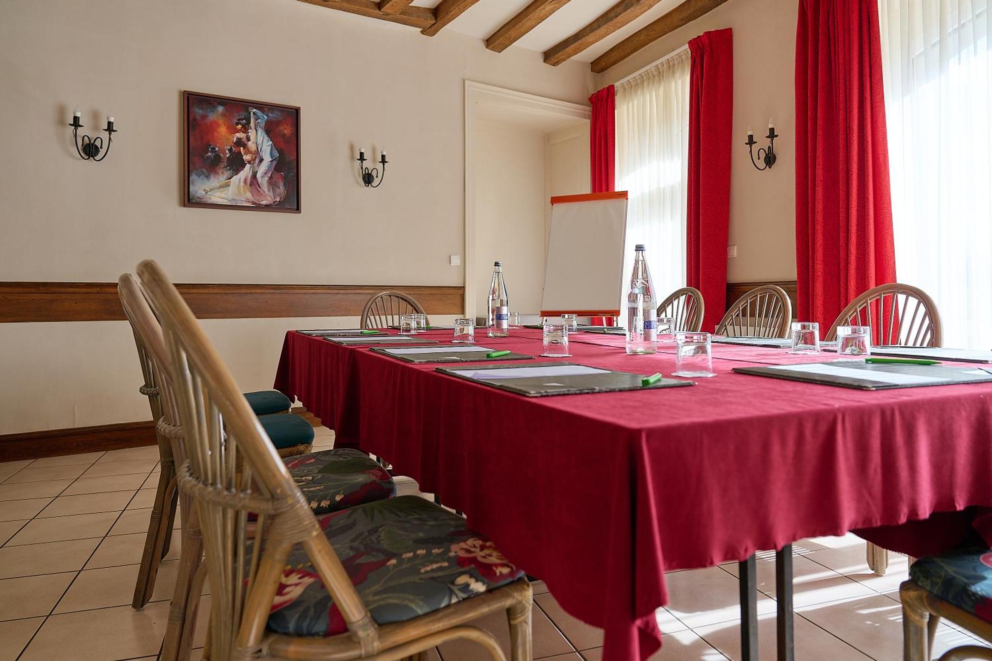 Logis L'Ermitage Hotel & Restaurant Saulges Εξωτερικό φωτογραφία