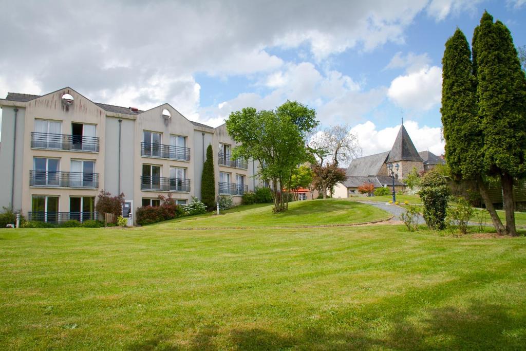 Logis L'Ermitage Hotel & Restaurant Saulges Εξωτερικό φωτογραφία