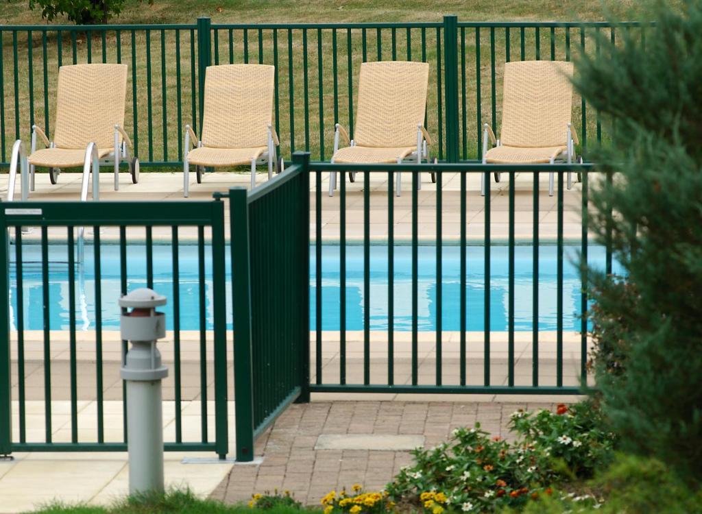 Logis L'Ermitage Hotel & Restaurant Saulges Εξωτερικό φωτογραφία