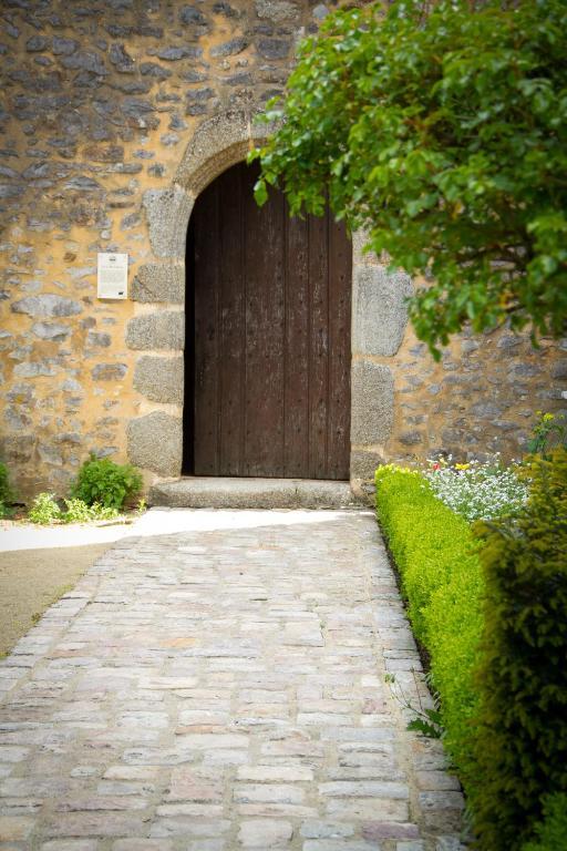 Logis L'Ermitage Hotel & Restaurant Saulges Εξωτερικό φωτογραφία