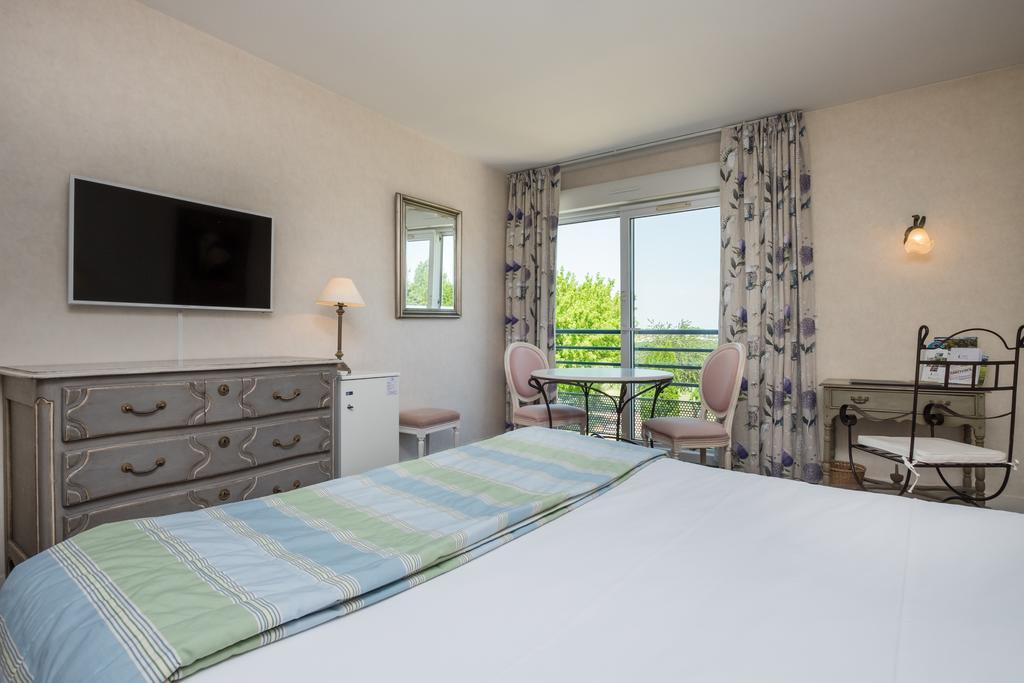 Logis L'Ermitage Hotel & Restaurant Saulges Εξωτερικό φωτογραφία