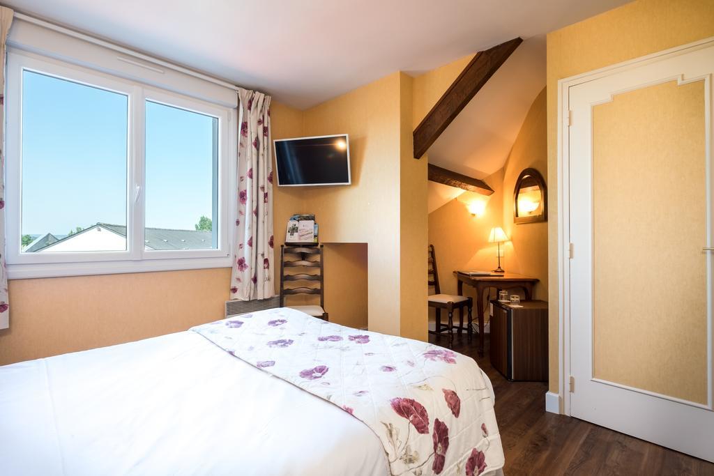 Logis L'Ermitage Hotel & Restaurant Saulges Εξωτερικό φωτογραφία