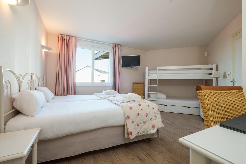 Logis L'Ermitage Hotel & Restaurant Saulges Εξωτερικό φωτογραφία
