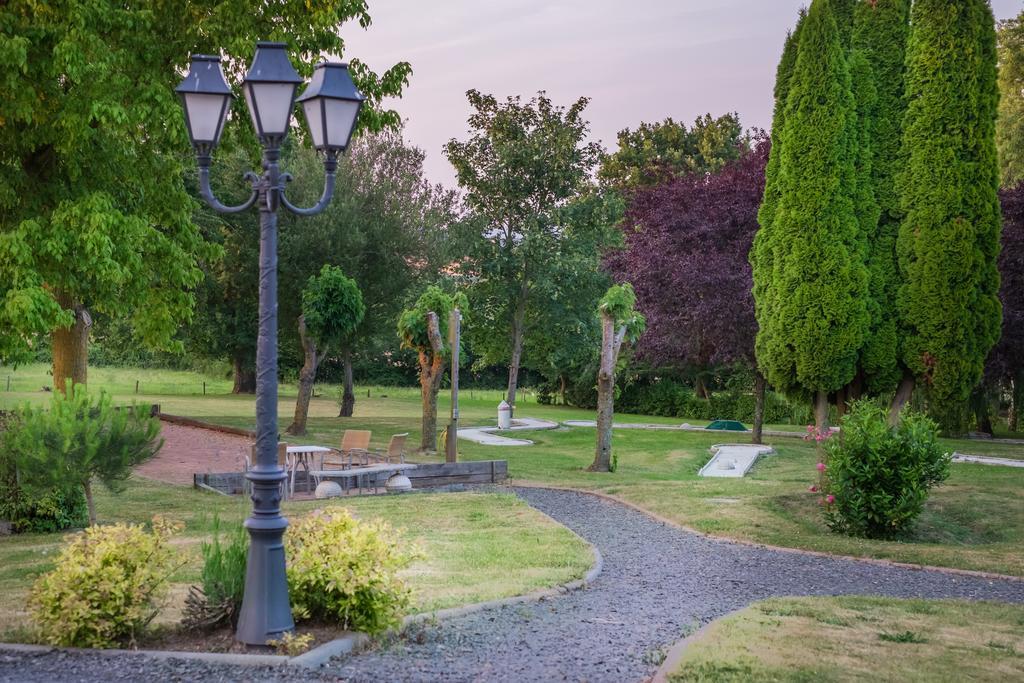 Logis L'Ermitage Hotel & Restaurant Saulges Εξωτερικό φωτογραφία