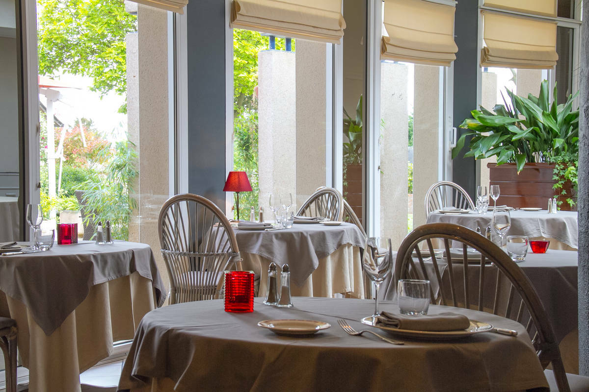 Logis L'Ermitage Hotel & Restaurant Saulges Εξωτερικό φωτογραφία